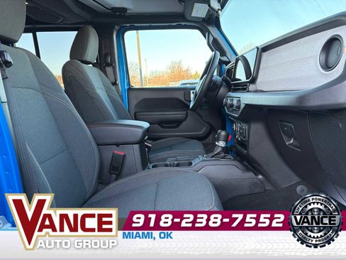 Used 2025 Jeep Gladiator Sport image 19