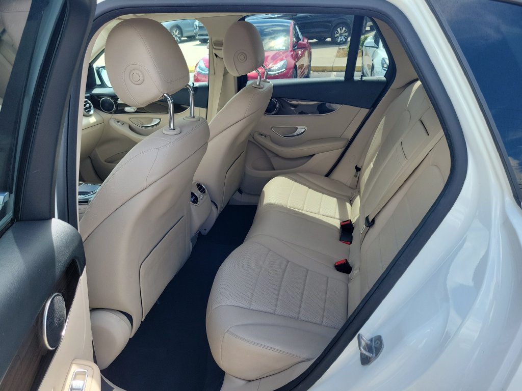 Used 2020 Mercedes-Benz GLC 300 4MATIC image 9