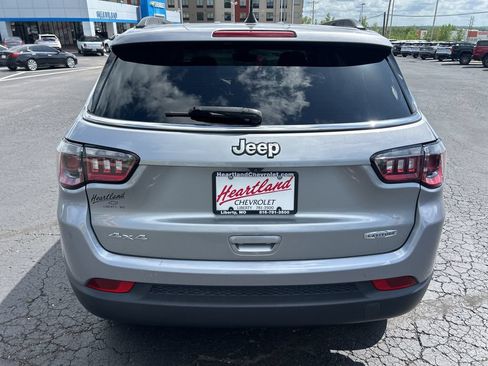 Used 2022 Jeep Compass Latitude AWD/4WD image 10