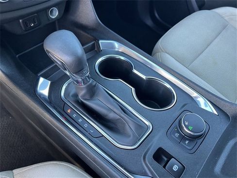 Used 2023 Chevrolet Traverse LS image 18