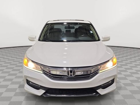 Used 2017 Honda Accord EX-L image 2
