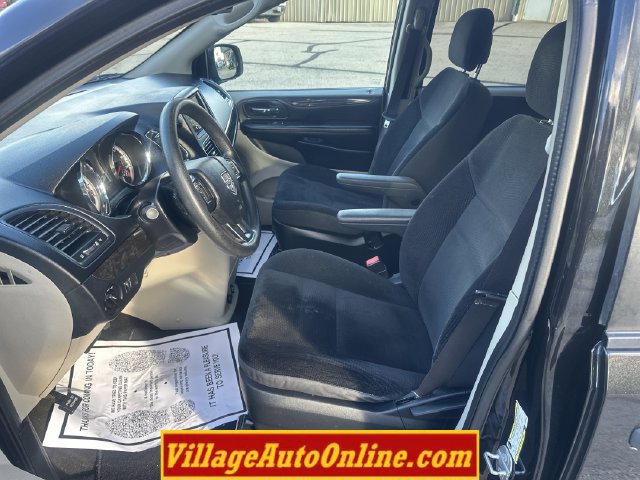 Used 2019 Dodge Grand Caravan SE w/ UConnect Hands-Free Group FWD image 11