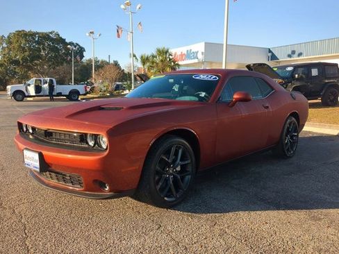 Used 2023 Dodge Challenger SXT w/ Blacktop Package image 8