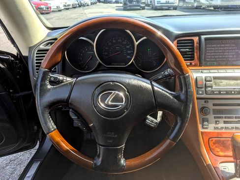 Used 2004 Lexus SC 430 Convertible image 15