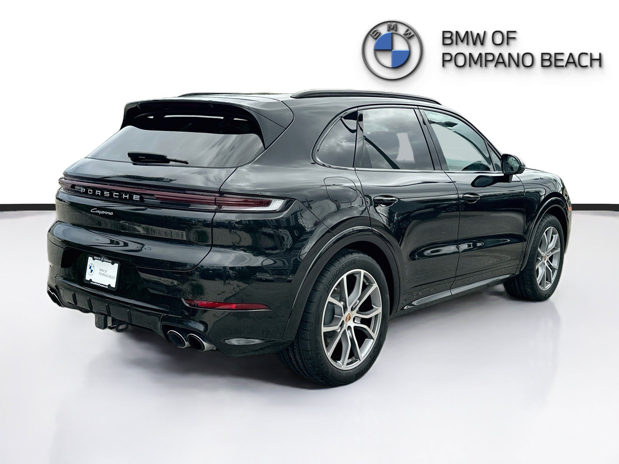 Used 2025 Porsche Cayenne AWD/4WD image 7