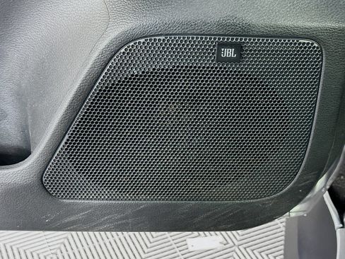 Used 2017 Toyota Tacoma TRD Off-Road AWD/4WD image 19