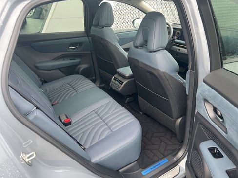 Used 2025 Nissan Ariya Platinum image 63