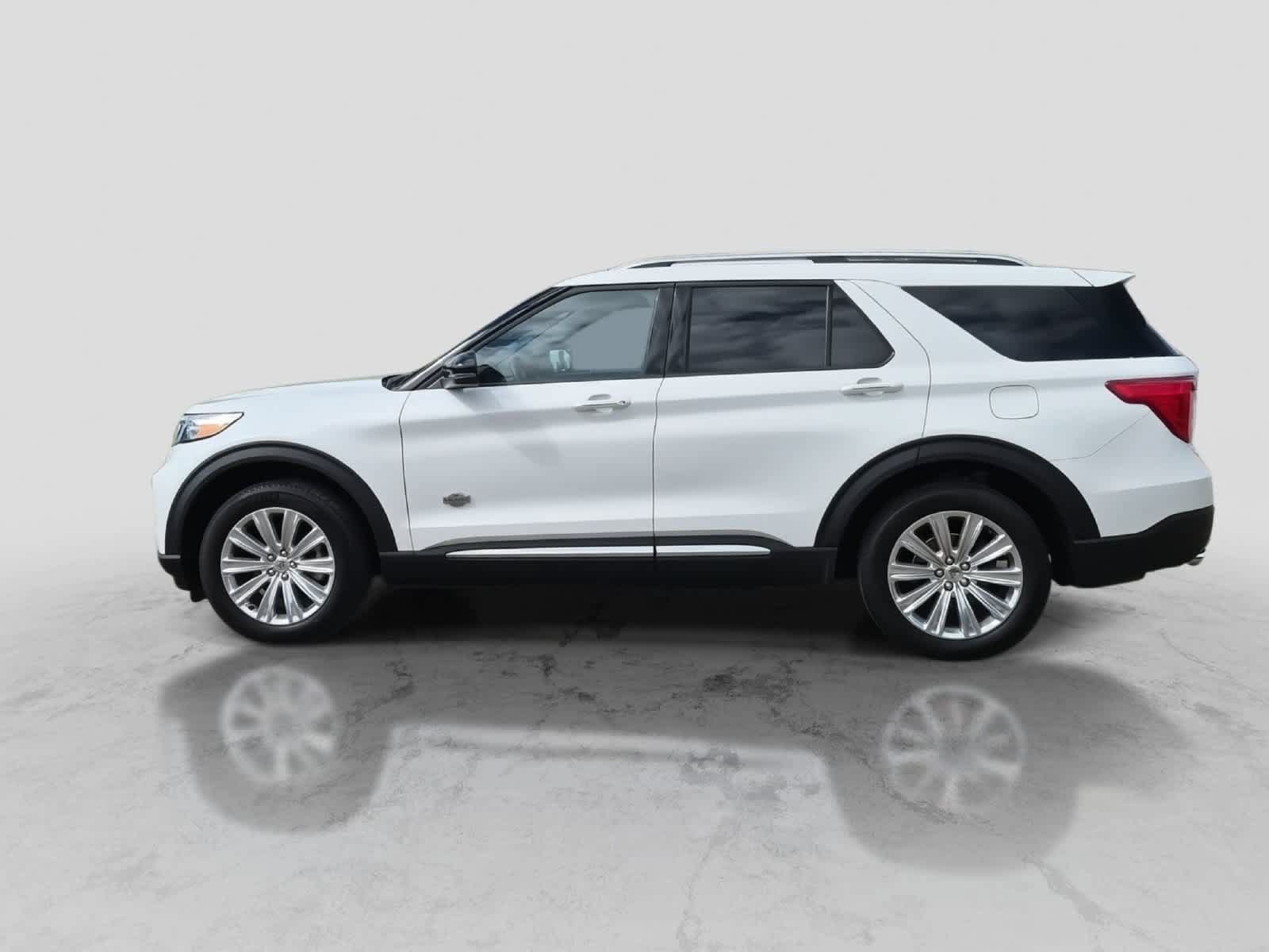 Used 2024 Ford Explorer King Ranch w/ Technology Package AWD/4WD image 5