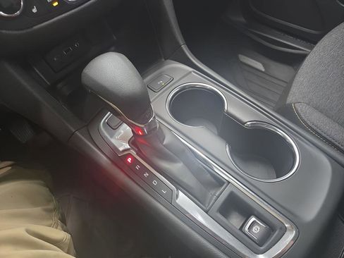 Used 2023 Chevrolet Equinox LT image 29