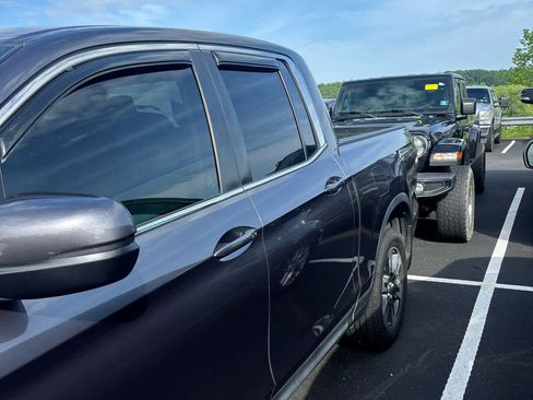 Used 2017 Honda Ridgeline RTL-T image 2