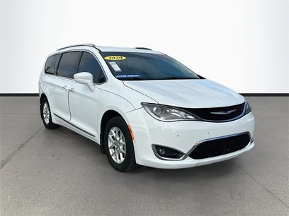 Used 2020 Chrysler Pacifica Touring-L w/ Advanced Safetytec Group