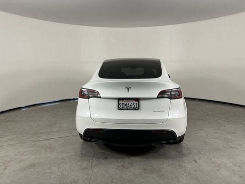 Used 2022 Tesla Model Y Long Range AWD/4WD image 7