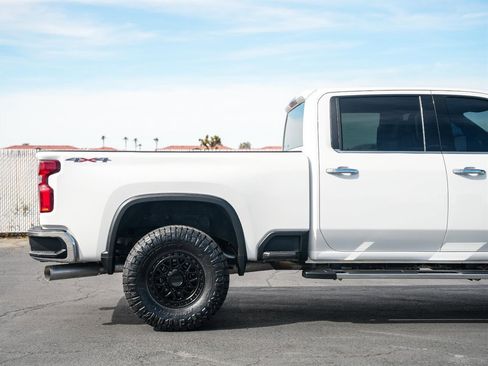 Used 2024 Chevrolet Silverado 2500 LTZ AWD/4WD image 12
