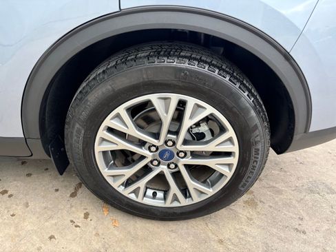 Used 2022 Ford Escape SEL image 6