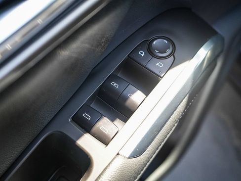 Used 2025 Chevrolet Traverse LT w/ Driver Confidence Package FWD image 19