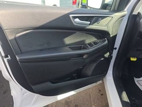 Used 2024 Ford Edge SEL w/ Convenience Package AWD/4WD image 3
