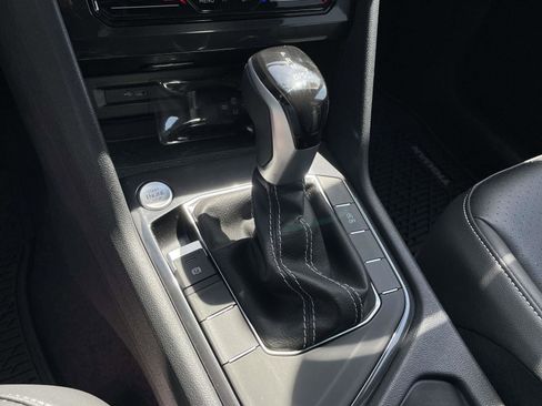 Certified 2024 Volkswagen Tiguan SE image 28