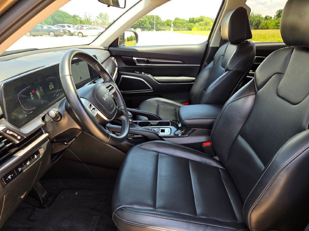 Used 2025 Kia Telluride S AWD/4WD image 9
