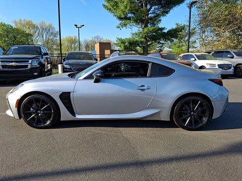 Used 2023 Toyota GR86 Premium w/ ALL Weather Mat Package (TMS) RWD image 8