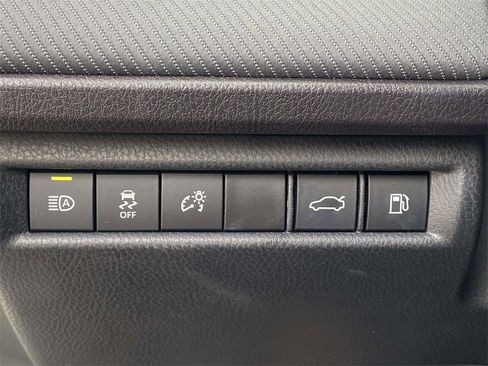 Used 2025 Toyota Camry SE image 29