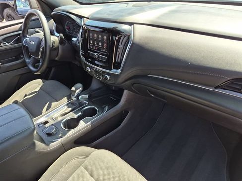 Used 2023 Chevrolet Traverse LT FWD image 29
