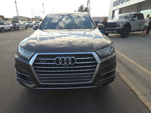 Used 2017 Audi Q7 3.0T Prestige AWD/4WD image 2