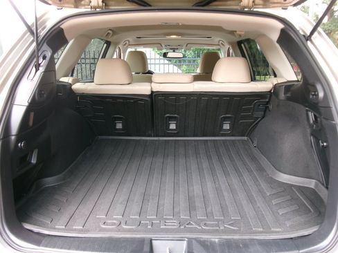Used 2016 Subaru Outback 2.5i Premium AWD/4WD image 30
