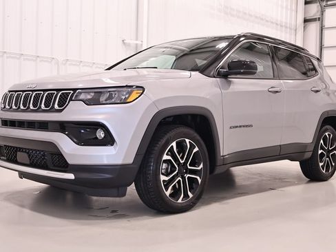 Used 2023 Jeep Compass Limited AWD/4WD image 6