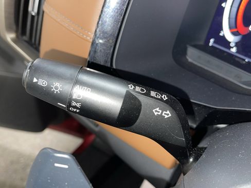 Used 2023 Nissan Pathfinder Platinum w/ Cargo Package image 23