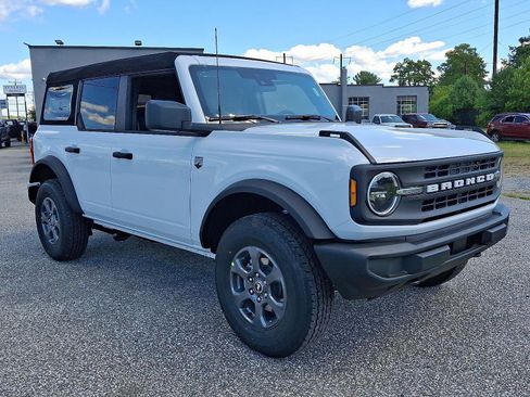 New 2025 Ford Bronco Big Bend image 2