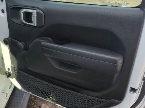 Used 2022 Jeep Wrangler Unlimited Sport image 12