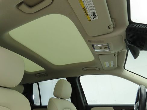 Certified 2023 Mercedes-Benz GLB 250 image 18