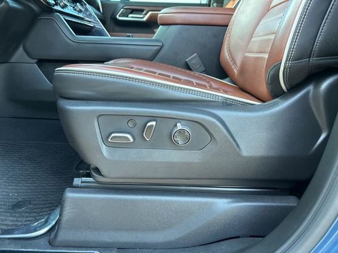 Used 2024 GMC Sierra 2500 Denali Ultimate image 11