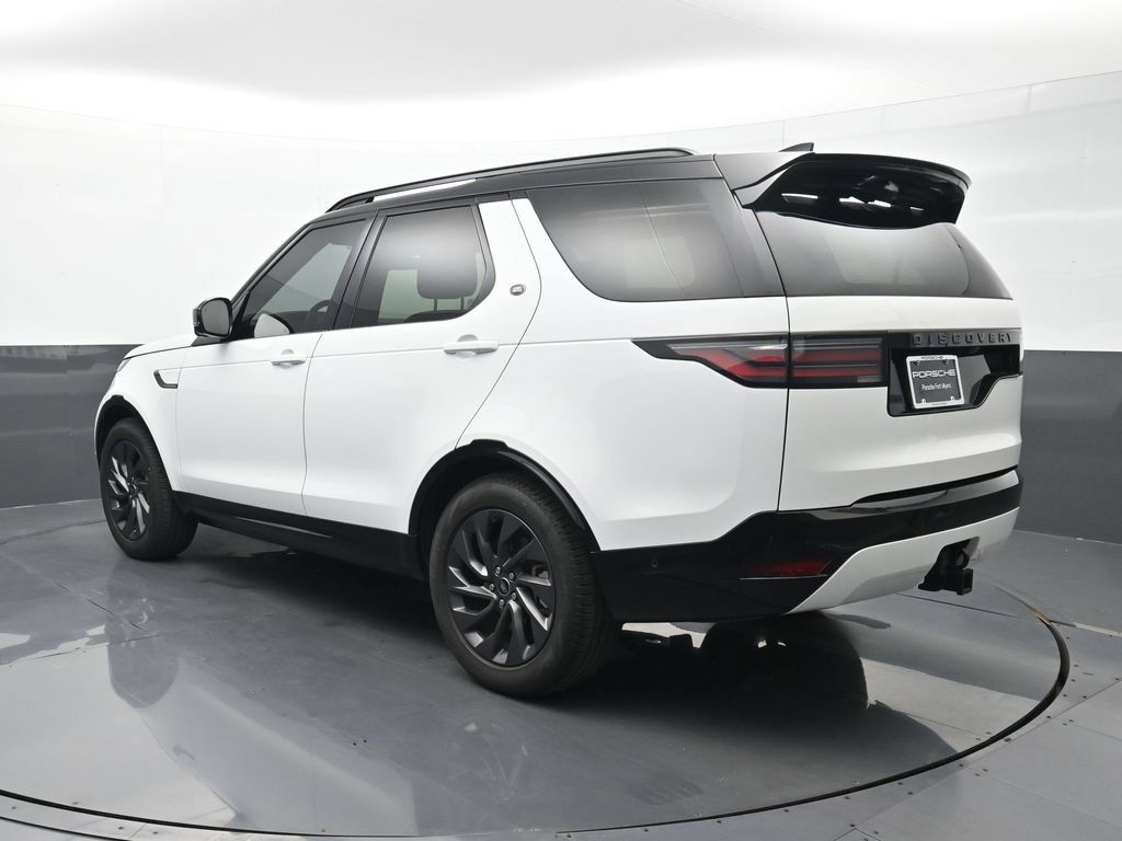 Used 2024 Land Rover Discovery Dynamic SE AWD/4WD image 3