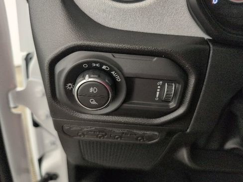 New 2025 Jeep Gladiator Sport AWD/4WD image 18