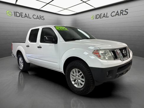 Used 2018 Nissan Frontier SV AWD/4WD image 3