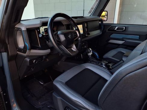 Used 2022 Ford Bronco Black Diamond image 15