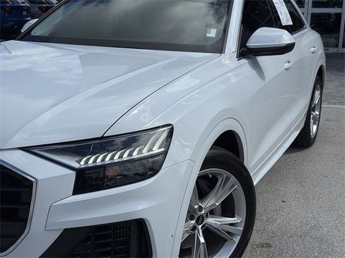 Used 2023 Audi Q8 Premium Plus w/ Premium Plus Package image 5