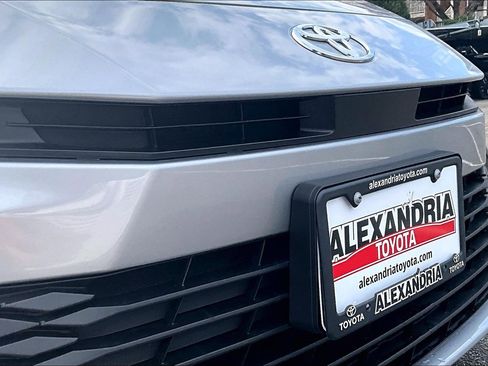 Used 2025 Toyota Camry LE w/ Convenience Package image 28