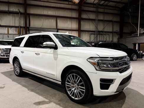 Used 2022 Ford Expedition Max Platinum AWD/4WD image 2