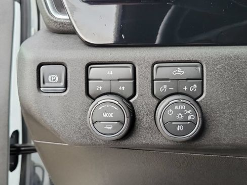 Used 2025 Chevrolet Silverado 2500 LT w/ Convenience Package AWD/4WD image 21