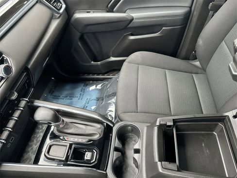 Used 2024 GMC Canyon Elevation w/ Convenience Package image 23