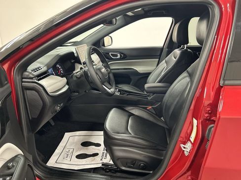 Certified 2024 Jeep Compass Limited AWD/4WD image 9