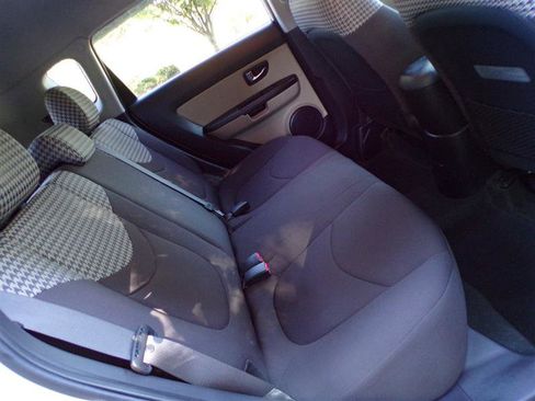 Used 2012 Kia Soul ! FWD image 29