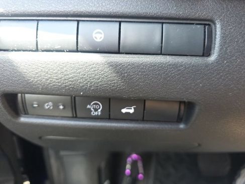 Used 2024 Nissan Rogue SV w/ SV Premium Package FWD image 9