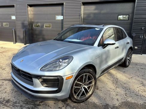 Certified 2025 Porsche Macan AWD/4WD image 6