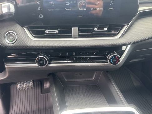 New 2026 Chevrolet Equinox LT w/ LPO, Floor Liner Package image 19