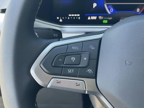 New 2026 Volkswagen Taos SE image 8