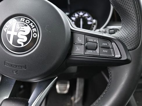 Used 2023 Alfa Romeo Stelvio Ti image 21
