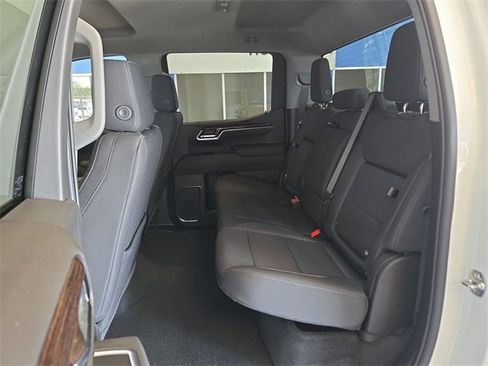 Used 2025 GMC Sierra 1500 Elevation image 22